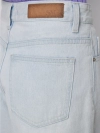 Укороченные джинсовые шорты с высокой талией