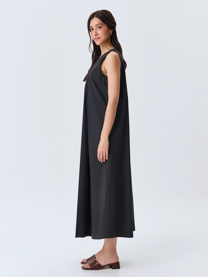 Платье макси с акцентными складками