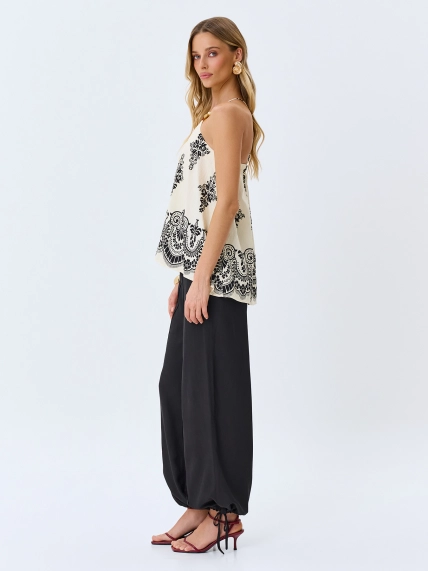 Легкие брюки с кулиской по низу