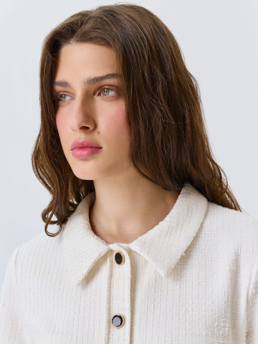 Трикотажное платье с металлическими пуговицами