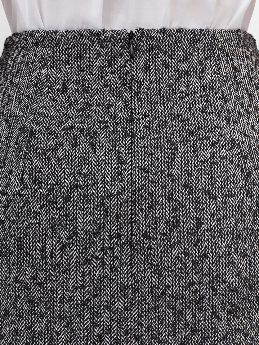 Прямая юбка из твида
