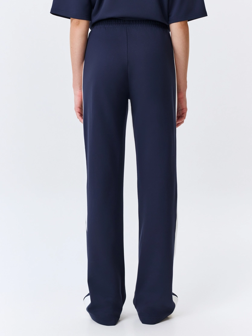 Брюки с контрастными лампасами