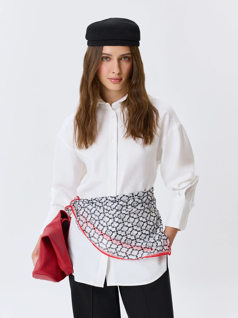 Классическая блузка из вискозы