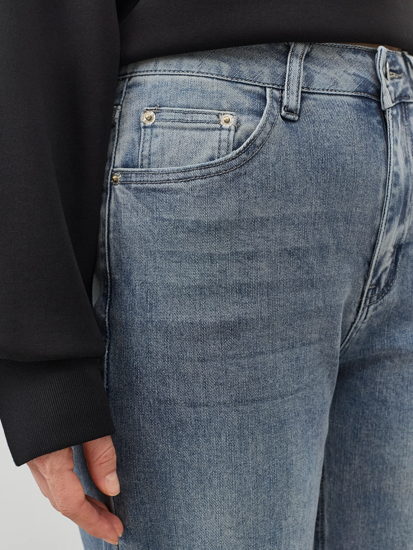 Широкие джинсы с акцентной варкой