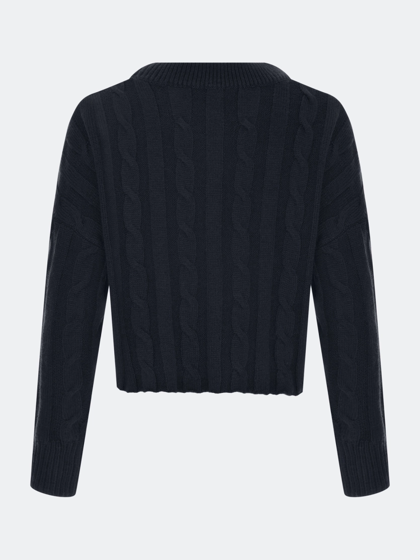 Укороченный джемпер с косами