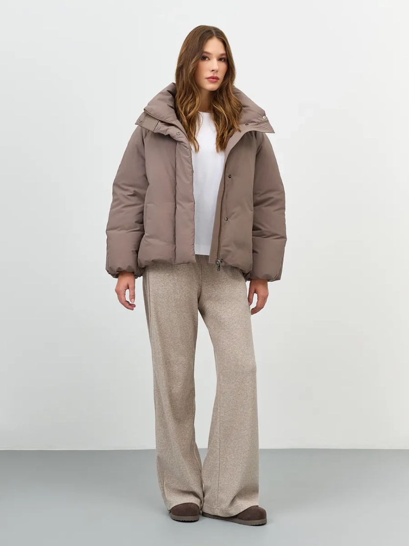 Теплая куртка с минималистичным декором