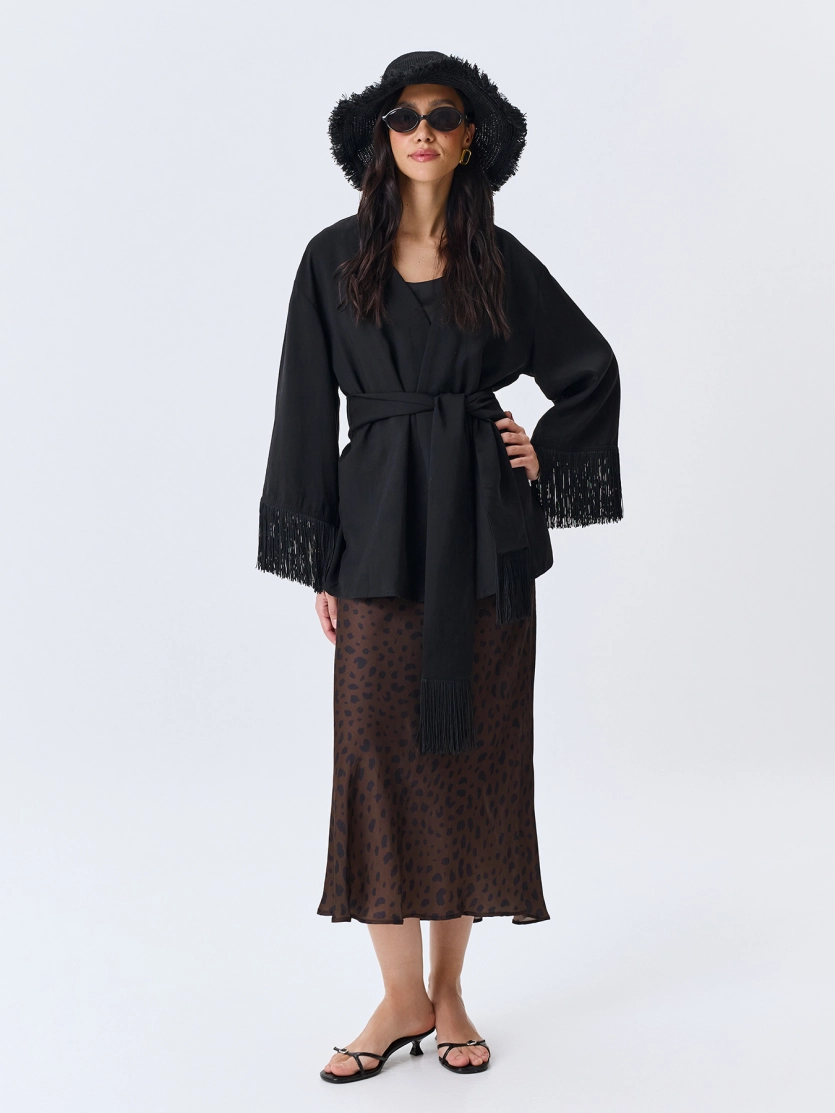 Летняя шляпа с широкими полями