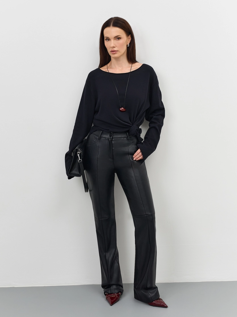 Свободный джемпер с разрезами на рукавах