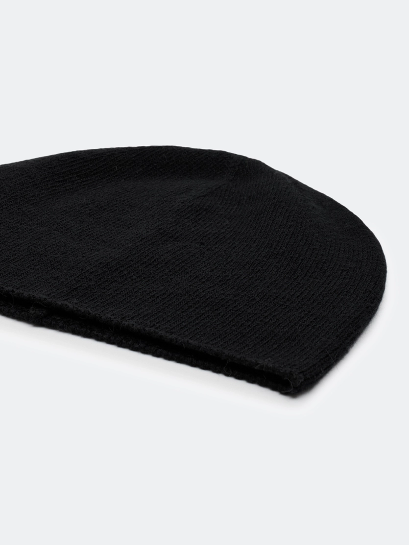 Шапка в рубчик из вискозы