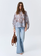 Джинсы клёш с акцентными стрелками