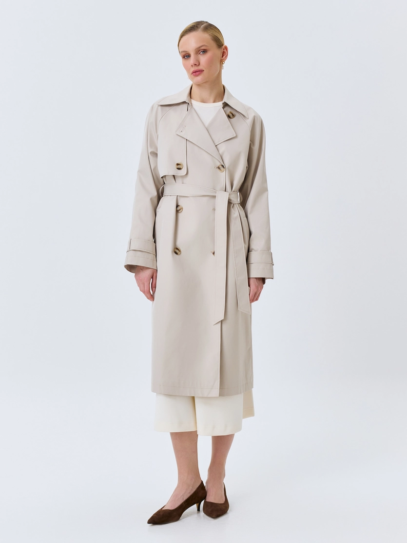 Классический тренч с акцентными пуговицами