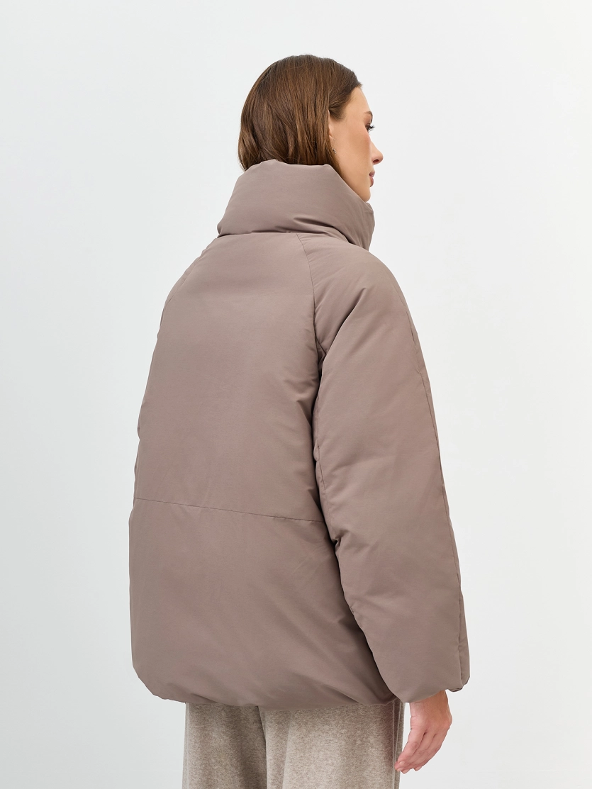 Теплая куртка с минималистичным декором