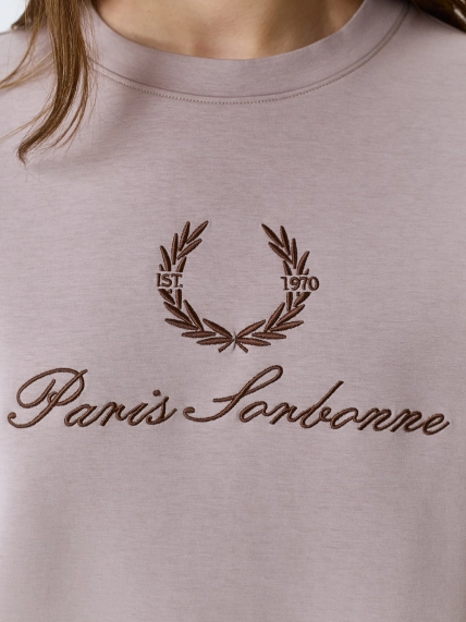 Oversize свитшот с деликатной вышивкой