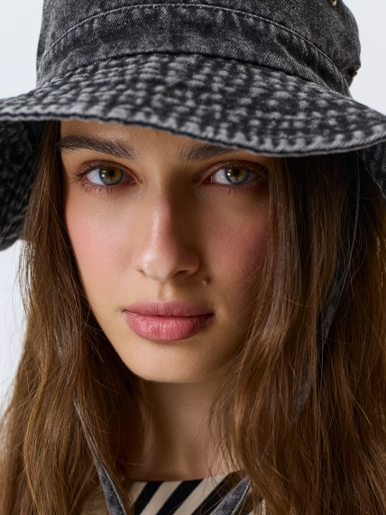 Джинсовая панама в стиле "сафари"