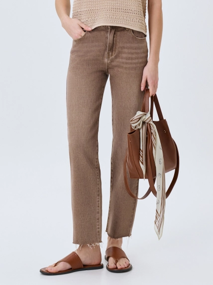 Бежевые джинсы с  варкой