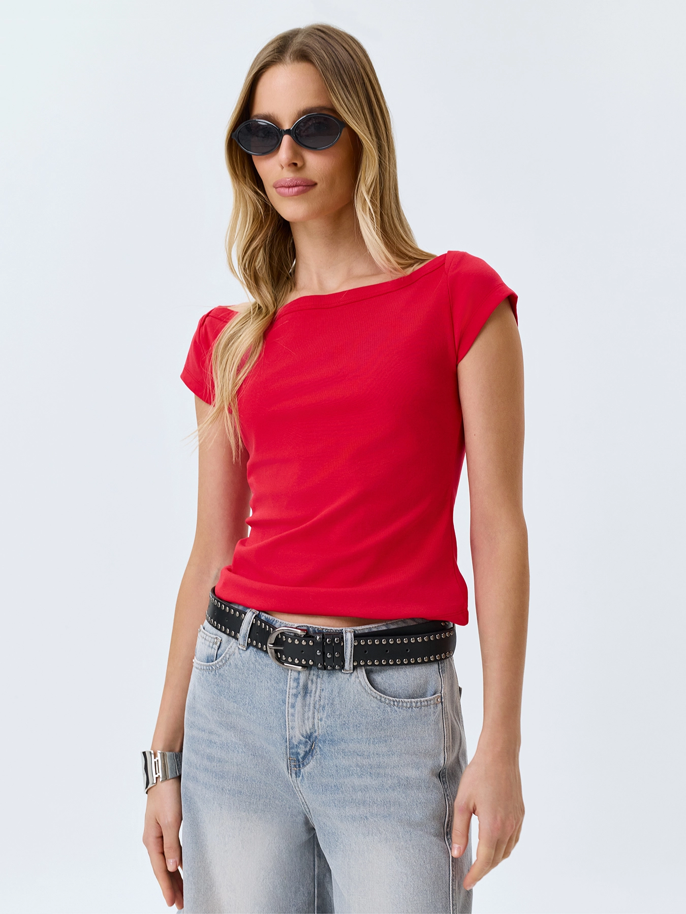 Базовая приталенная футболка SAVAGE