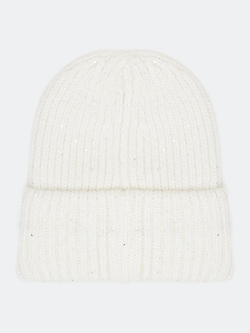 Шапка бини с минималистичным декором