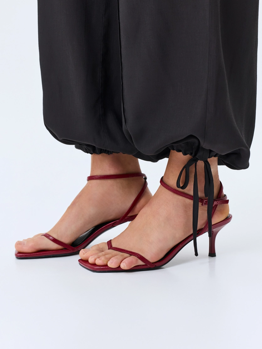 Легкие брюки с кулиской по низу