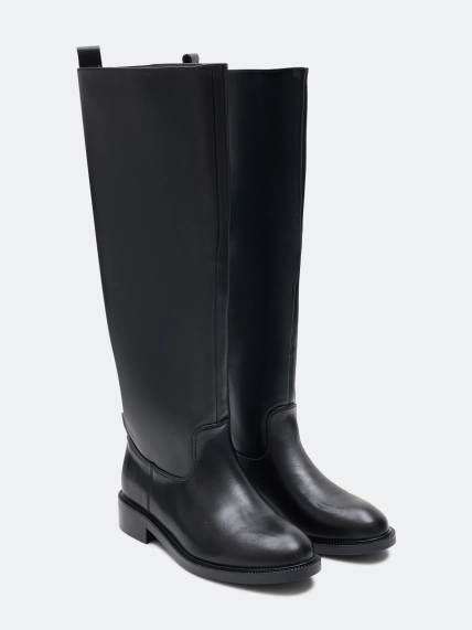 Сапоги высокие кожаные на каблуке демисезонные