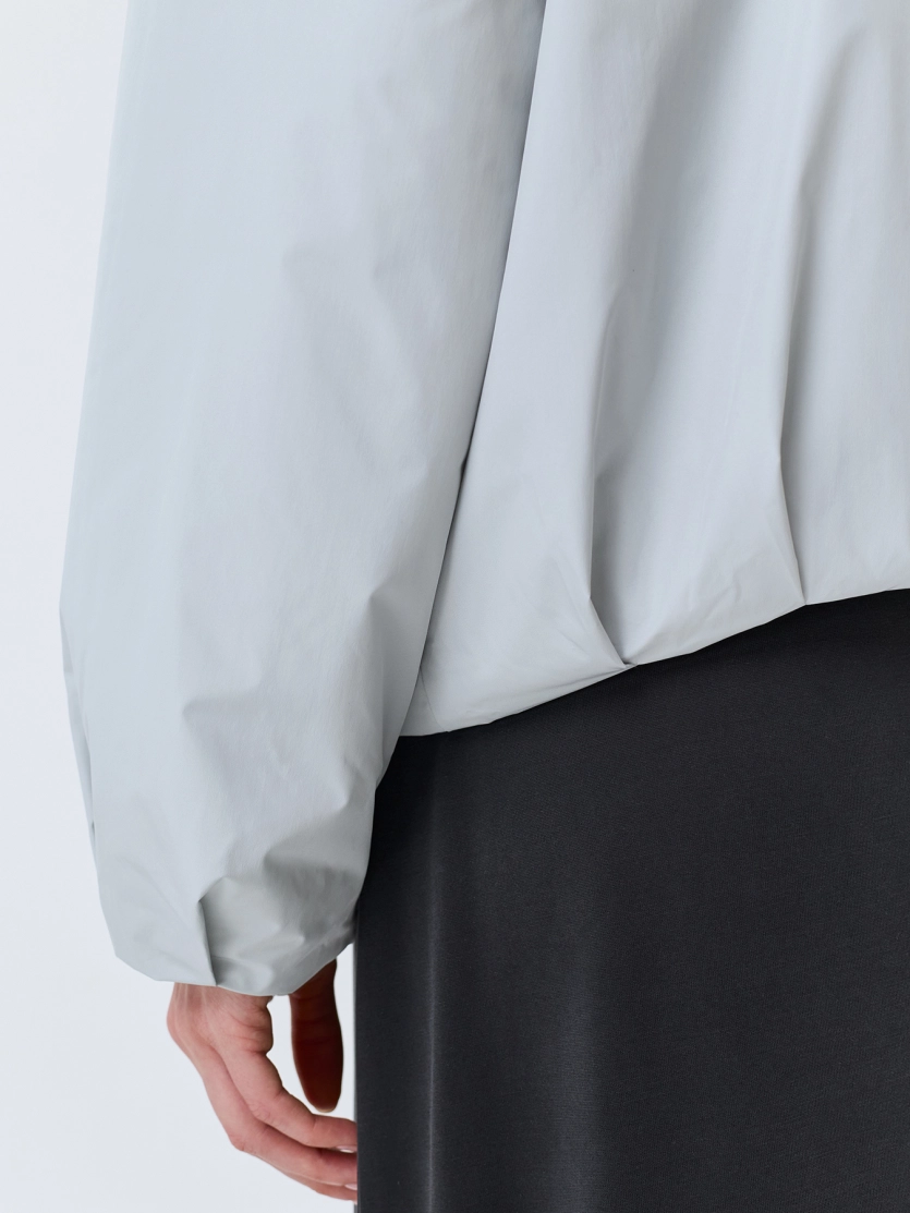 Укороченный утепленный бомбер