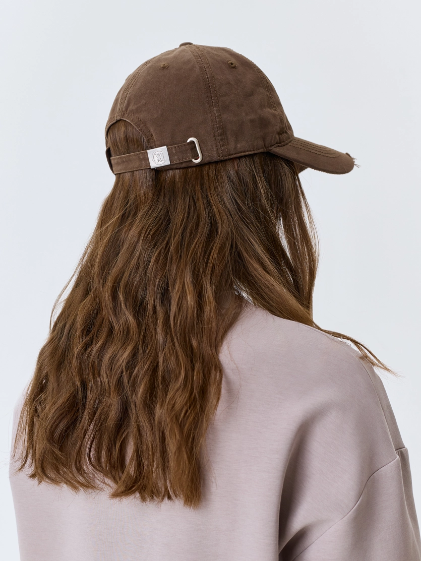 Кепка с объемной вышивкой