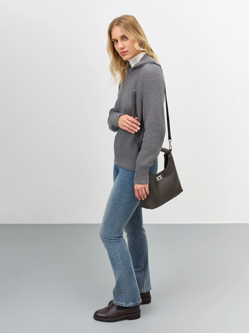 Комплект: сумка с фигурной ручкой и косметичка