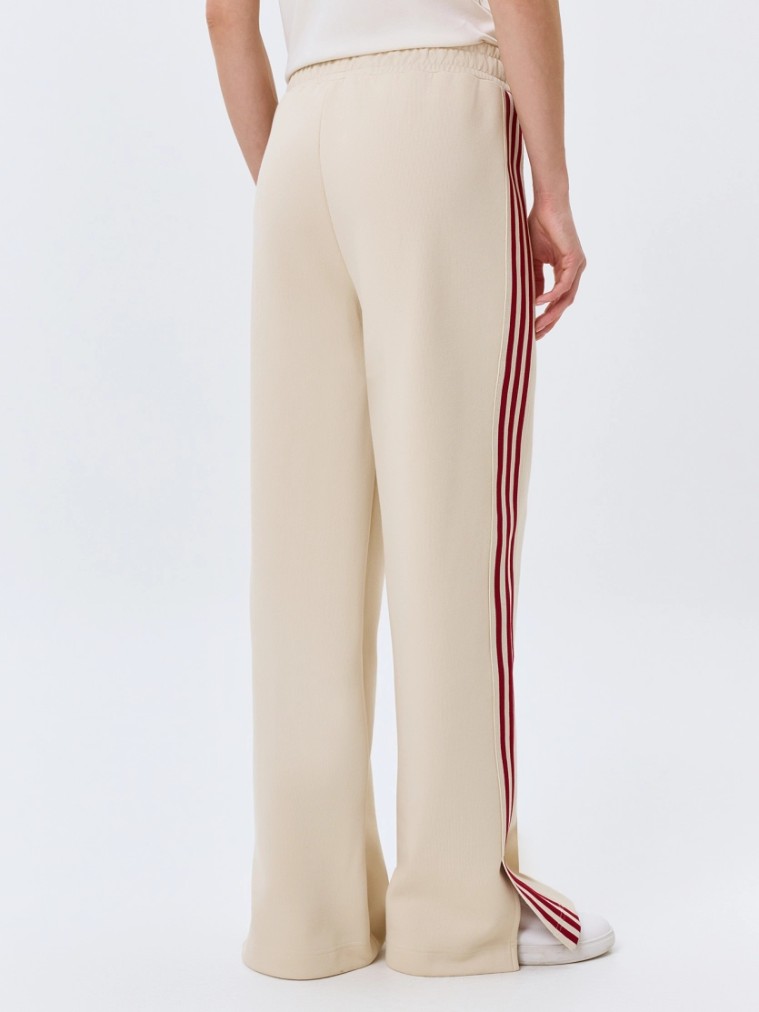 Трикотажные брюки с контрастными лампасами