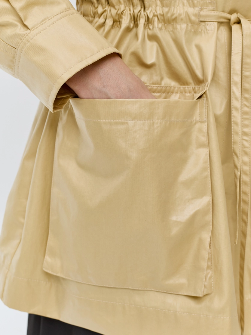 Яркая ветровка из нейлона и хлопка