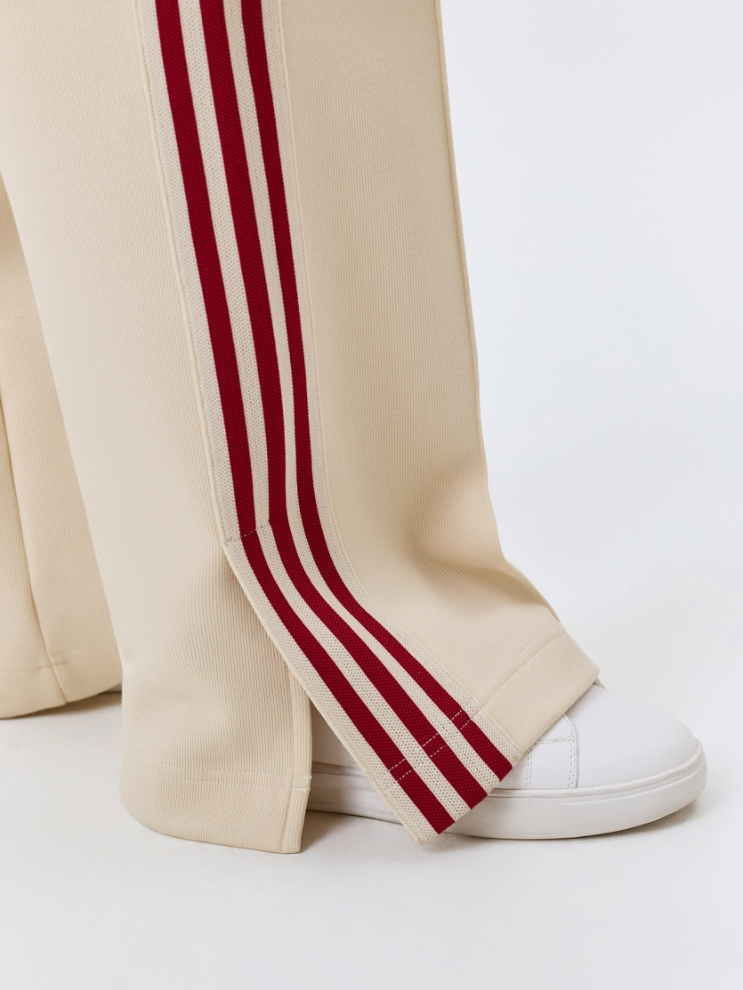 Трикотажные брюки с контрастными лампасами