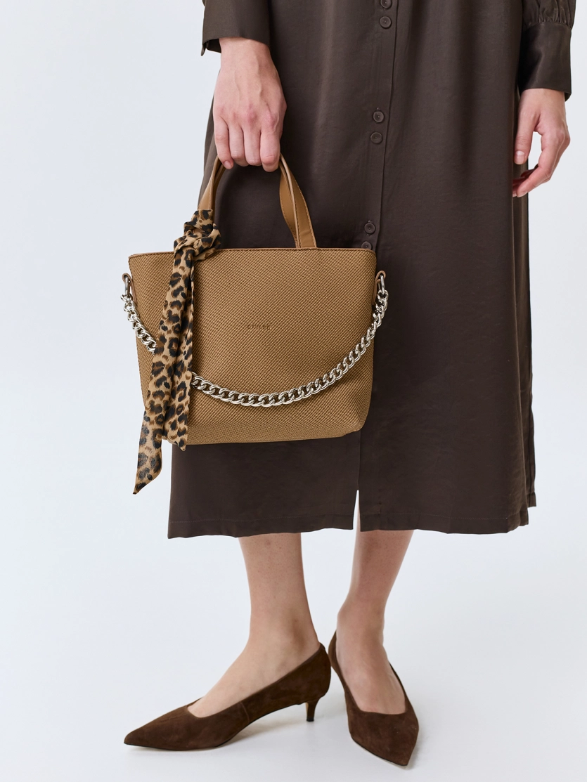 Сумка-хобо из фактурной эко кожи