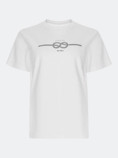 Футболка с деликатным принтом 