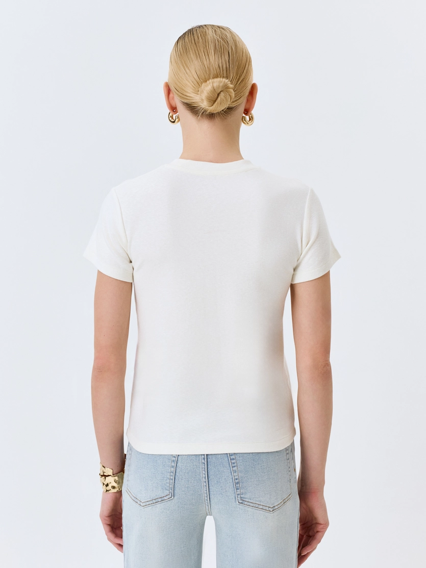 Футболка с вышивкой 