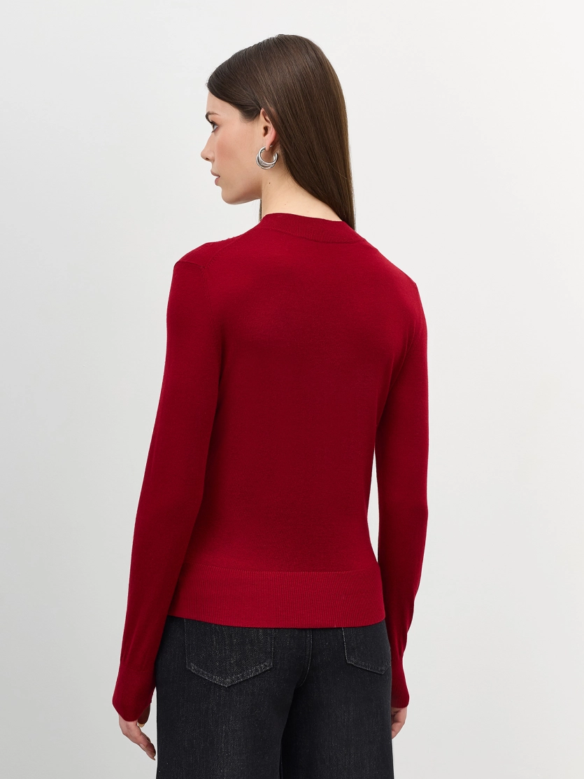 Яркий джемпер с шелком