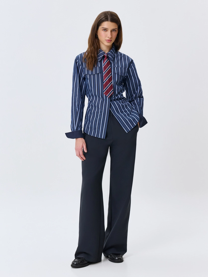 Яркая приталенная рубашка в полоску