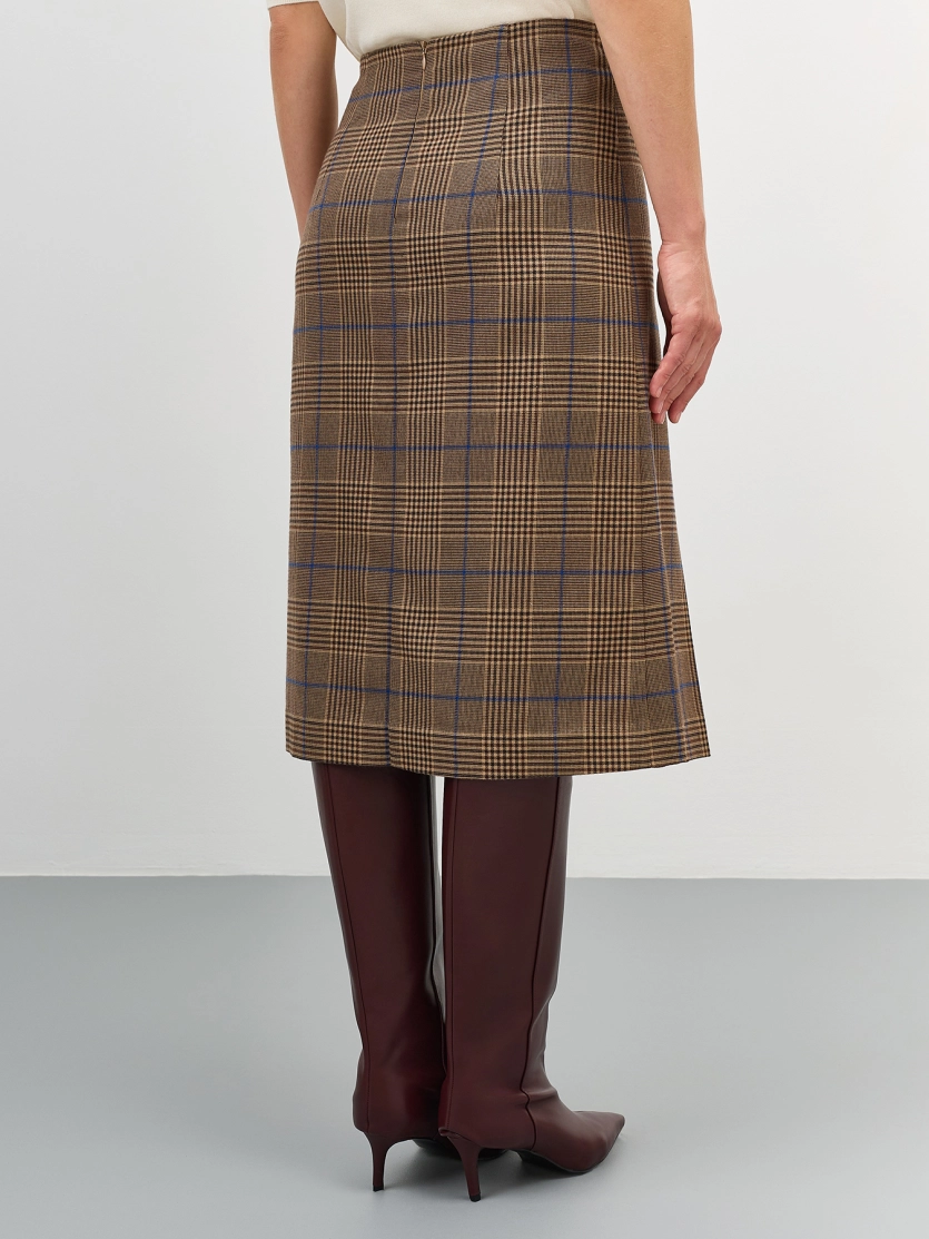 Юбка в клетку со складками