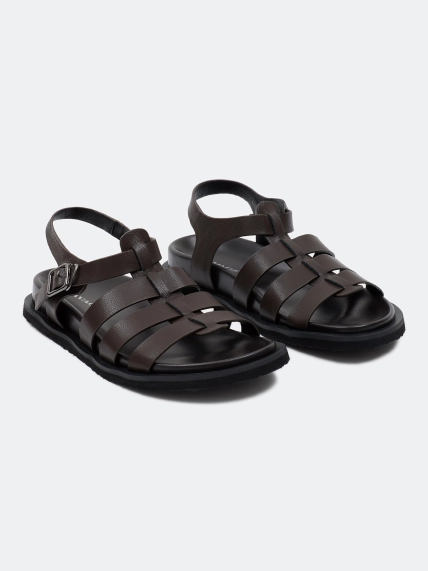 Сандалии на высокой подошве