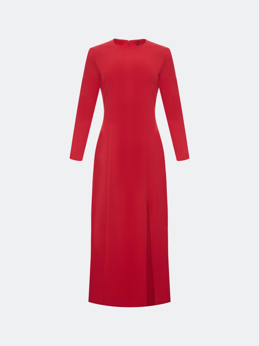 Трикотажное платье с высоким разрезом