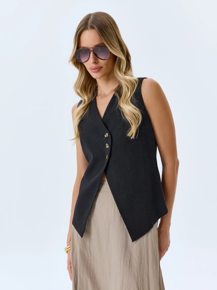 Удлиненный жилет с асимметричной застежкой