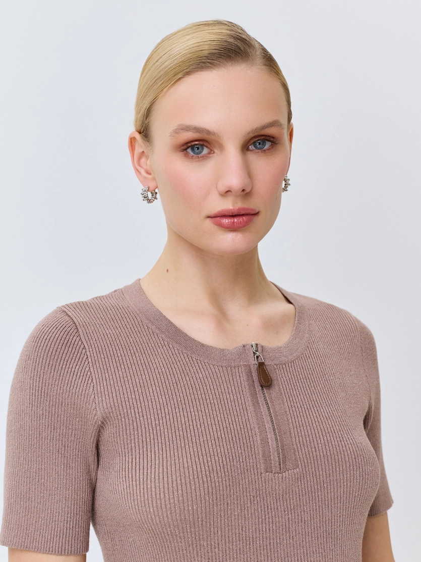 Джемпер из вискозы с деликатным люрексом