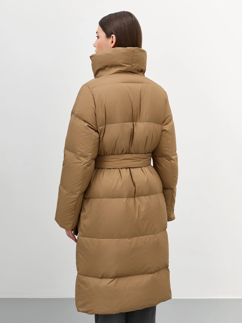 Легкое пуховое пальто на запах