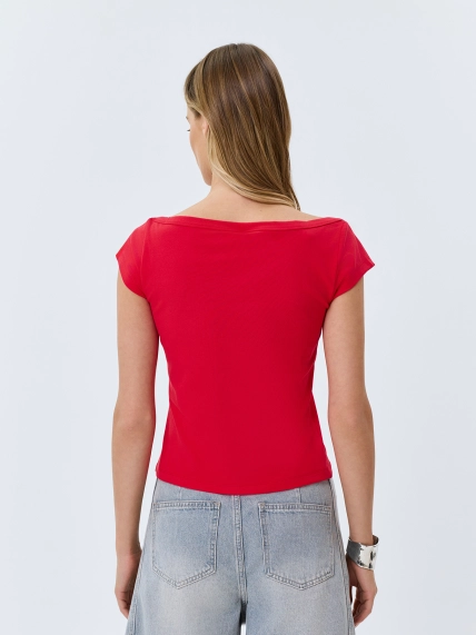 Базовая приталенная футболка