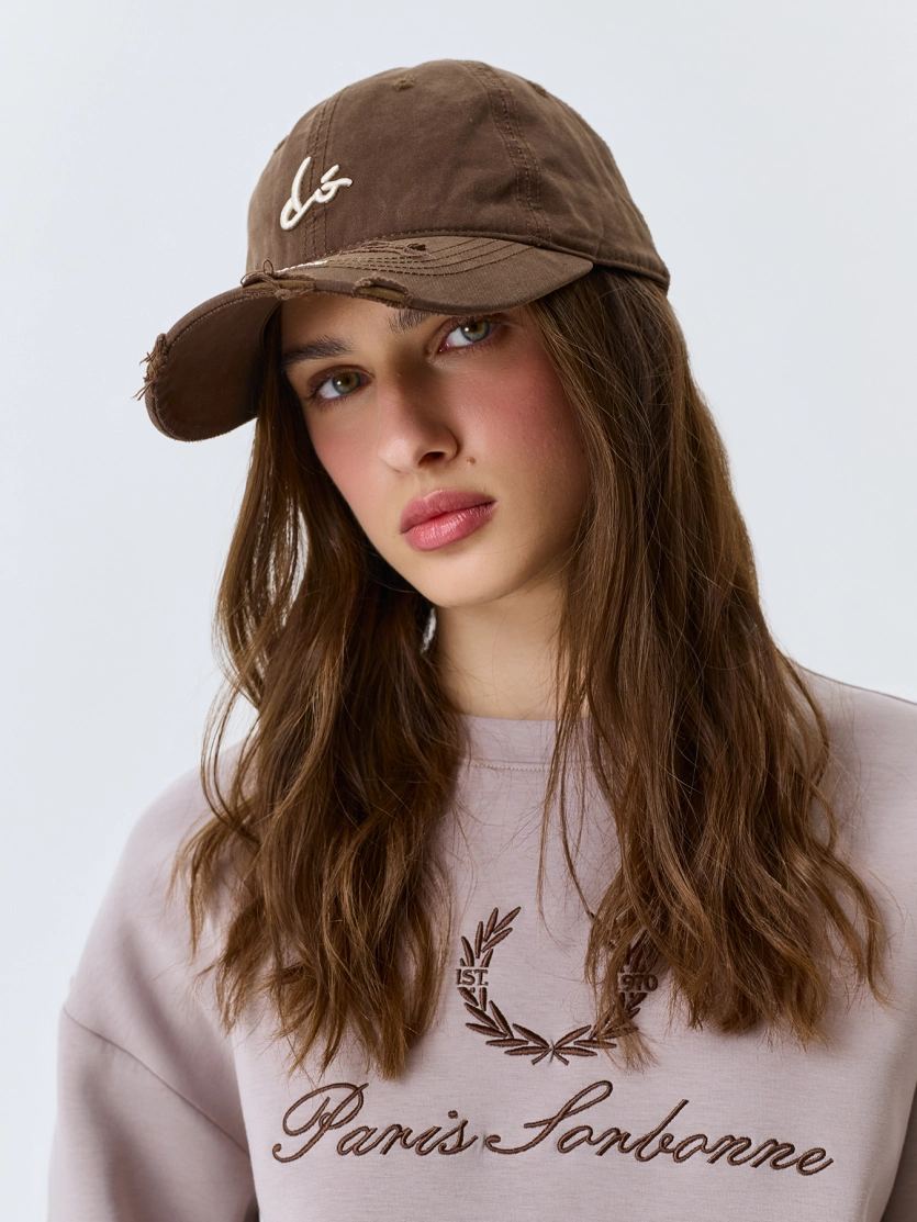 Кепка с объемной вышивкой