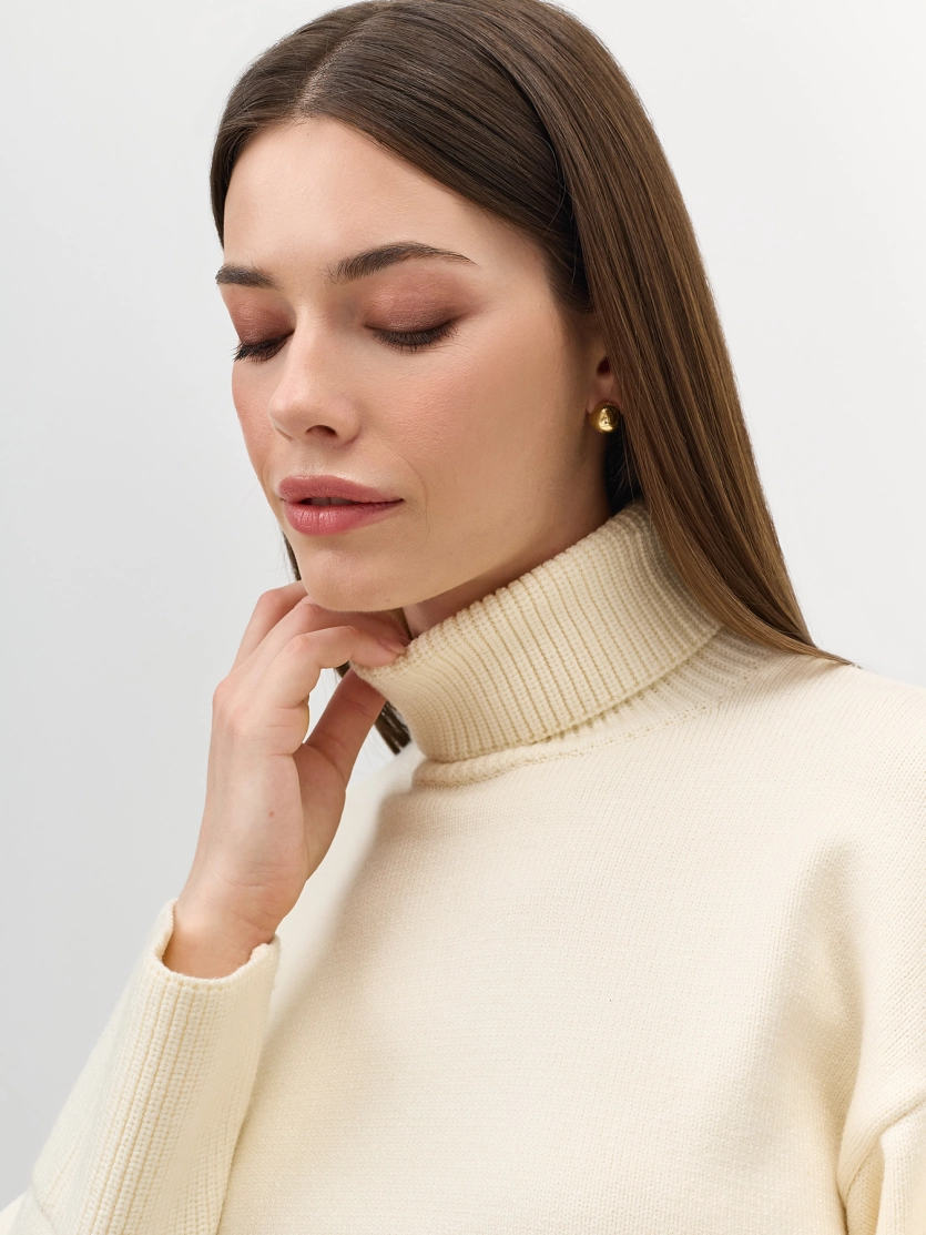 Джемпер с воротником гольф