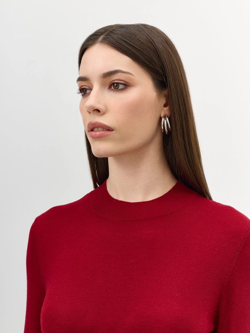 Яркий джемпер с шелком