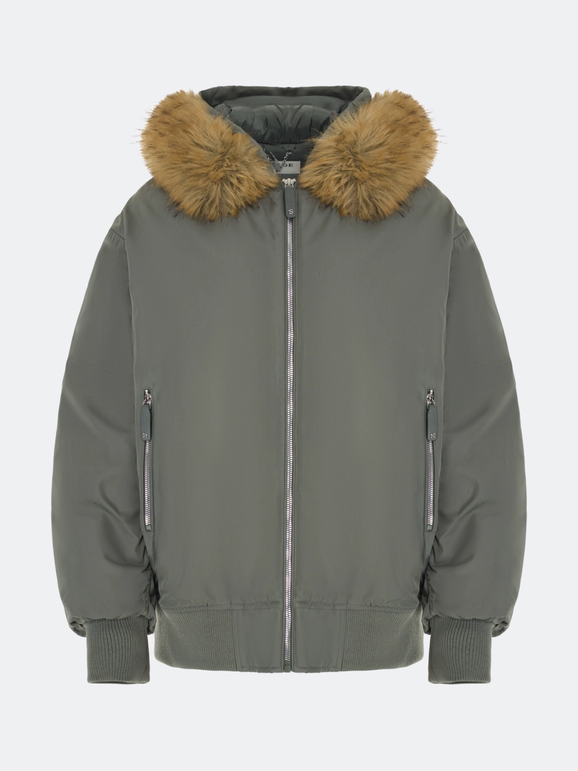 Oversize бомбер с меховым капюшоном