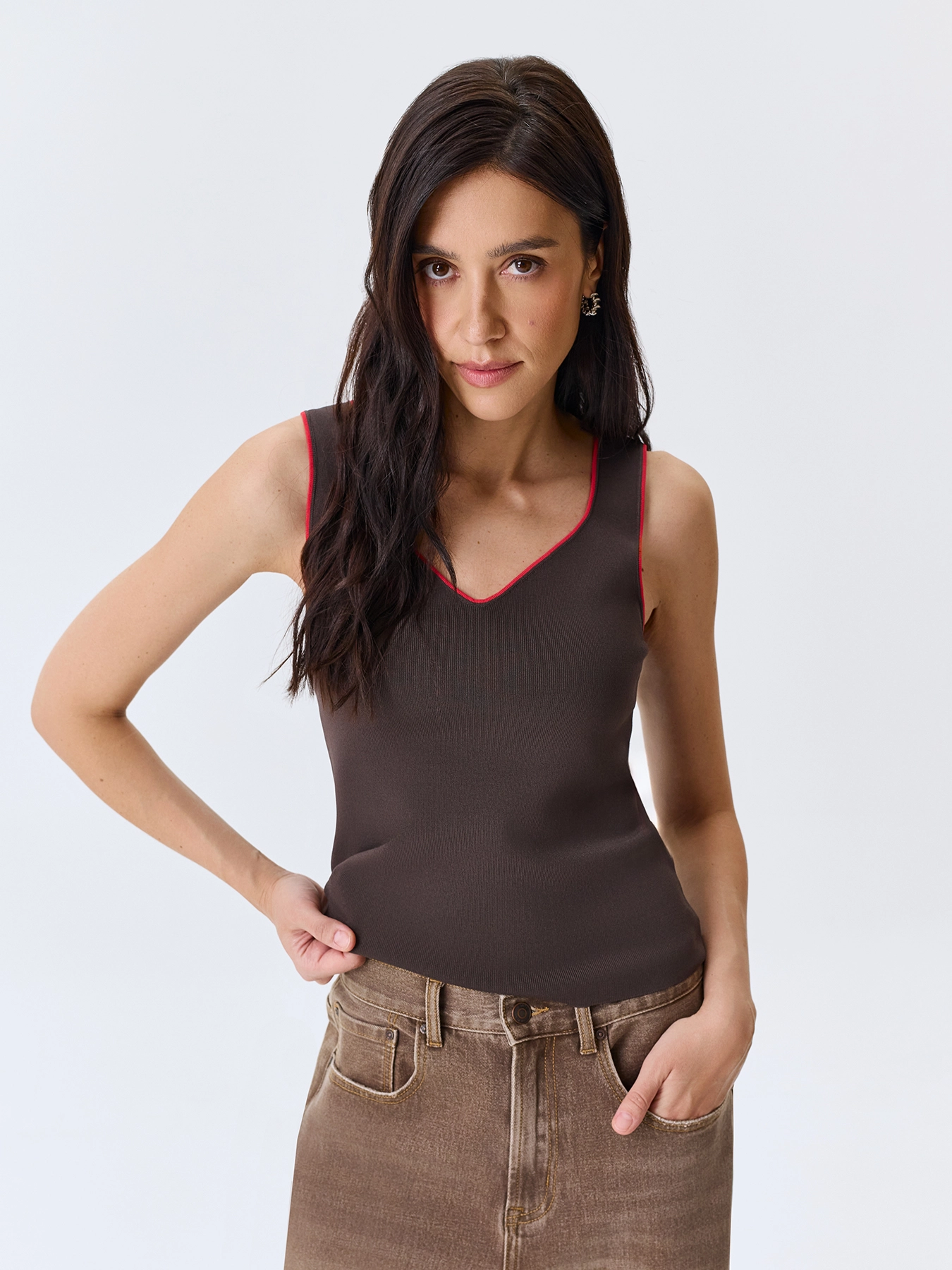 Топ из вискозы с контрастным кантом SAVAGE