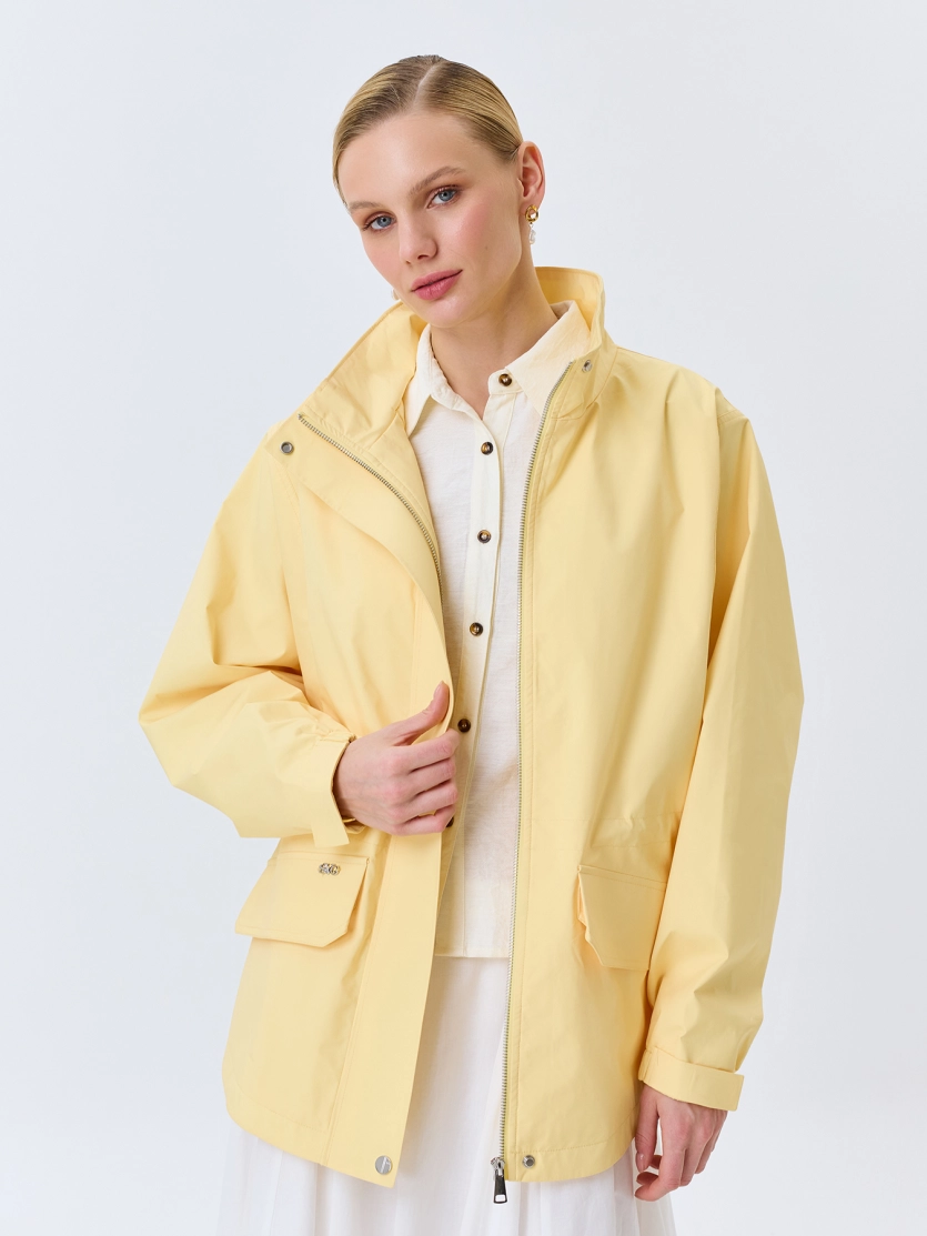 Oversize ветровка в спортивном стиле