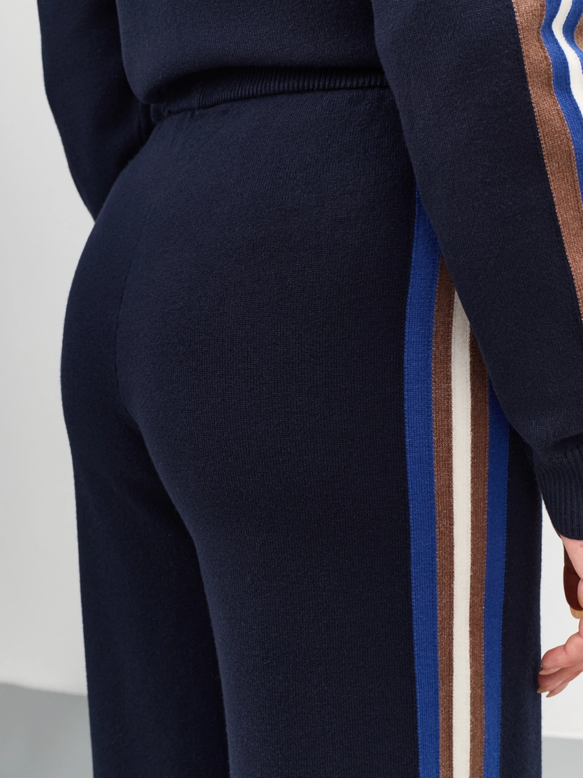 Вязаные брюки с лампасами