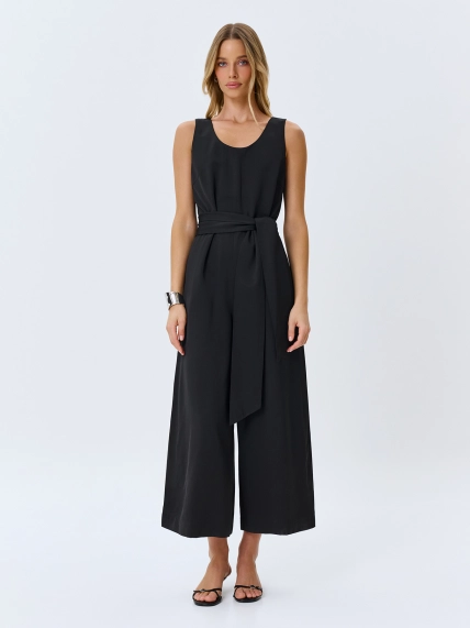 Свободный комбинезон из района