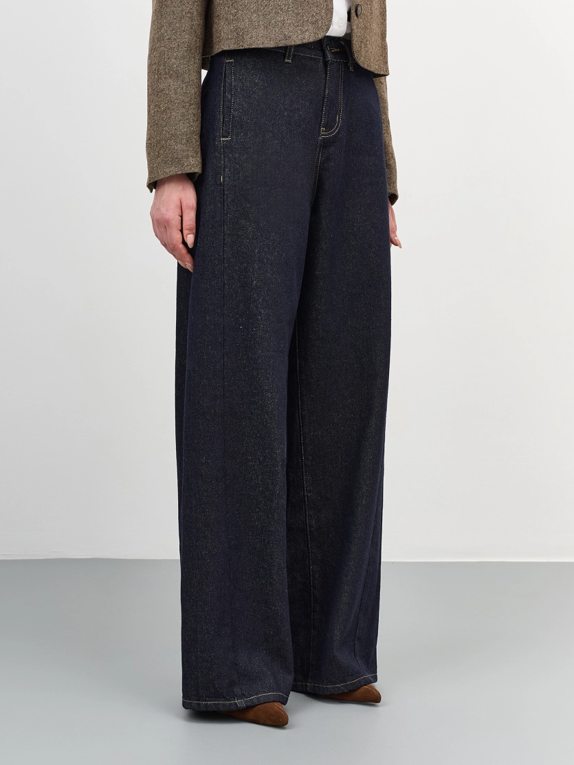 Широкие джинсы с контрастными швами